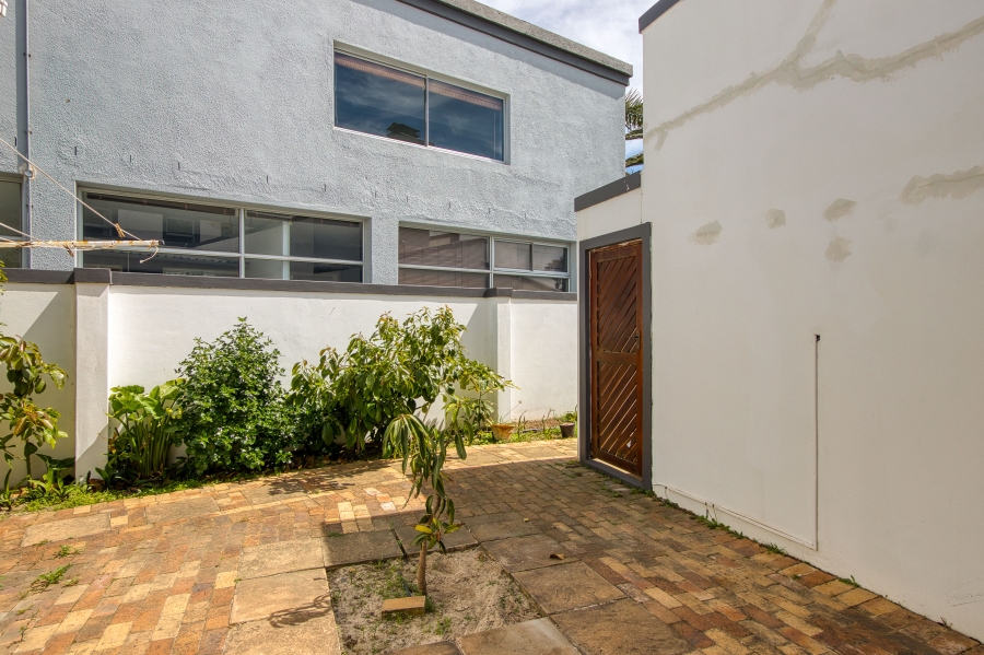 To Let 6 Bedroom Property for Rent in Greenways Golf Estate Western Cape
